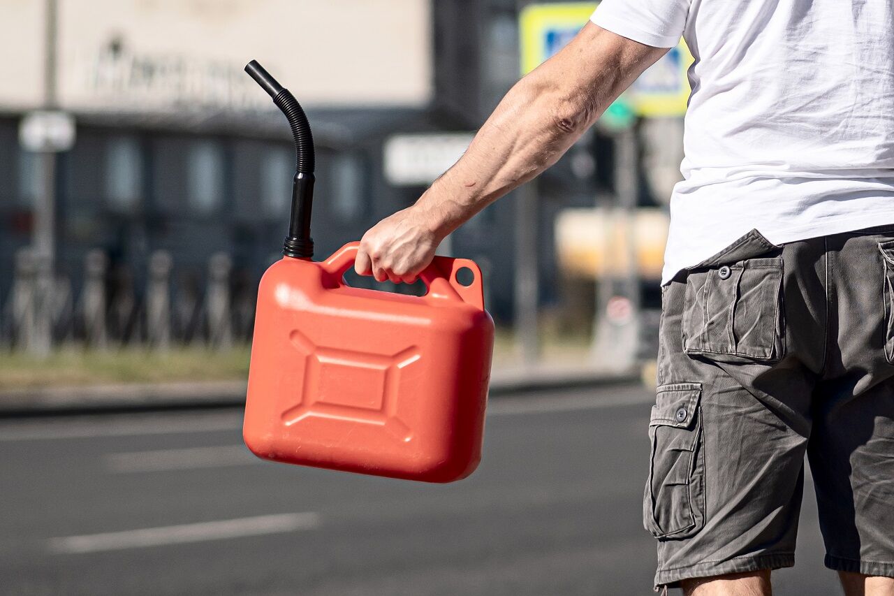Read more about the article Benefits Of Fuel Delivery By Towing Companies